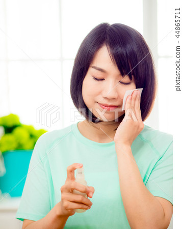 Women who make up makeup Women who make up makeup 44865711