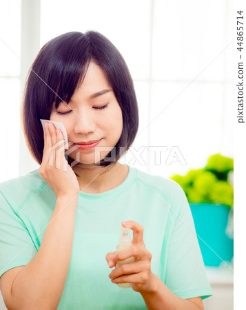 Women who make up makeup Women who make up makeup 44865714