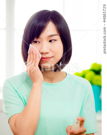 Women who make up makeup Women who make up makeup 44865729