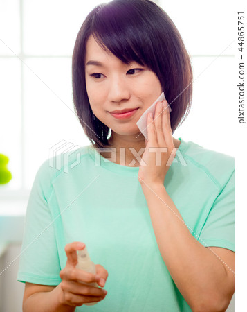 化妝的女人 化妝的女人 44865751