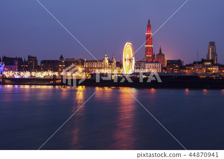 Panorama of Antwerp across Scheldt River 44870941