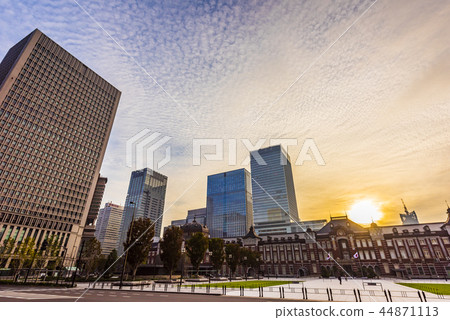 清晨東京站 清晨東京站 44871113