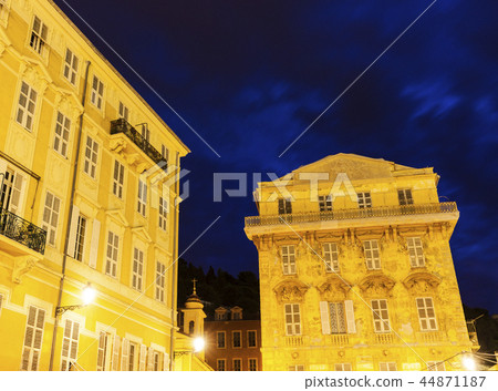Nice Old Town architecture 44871187