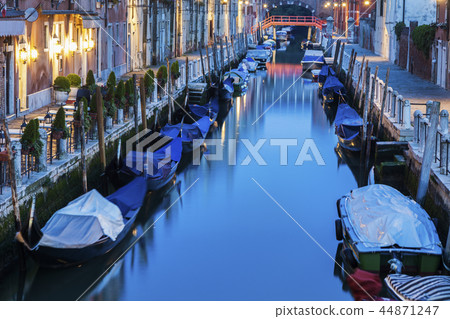 Venice canals 44871247