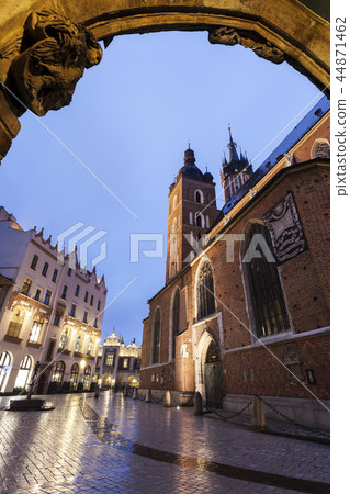 St. Mary's Basilica in Krakow 44871462