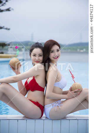 Summer Vacation of beautiful women,having fun in the water 179 44874117