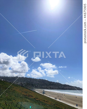 從雷東多海灘的帕羅斯Verdes藍天 從雷東多海灘的帕羅斯Verdes藍天 44875905