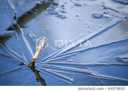 Freezing morning / radial freezing pattern 44879692