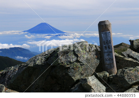 View Mt. Fuji from the summit of Mt. Shiomiyama in the Southern Alps 44880355
