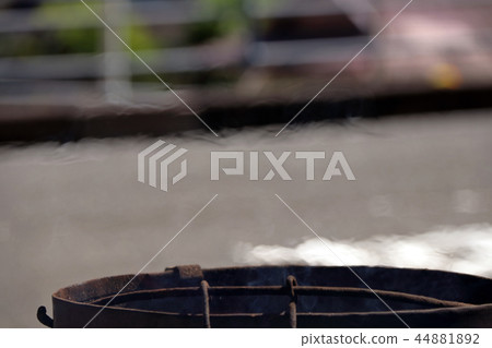 火焰煙霧灰燼 44881892