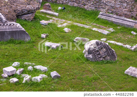 The Roman ruins 44882298