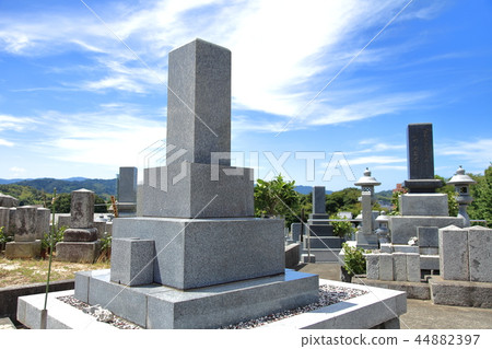 Tomb image 44882397