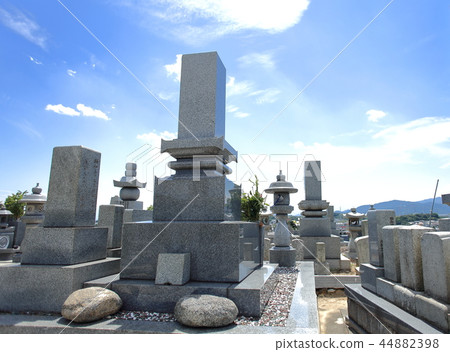 Tomb image 44882398