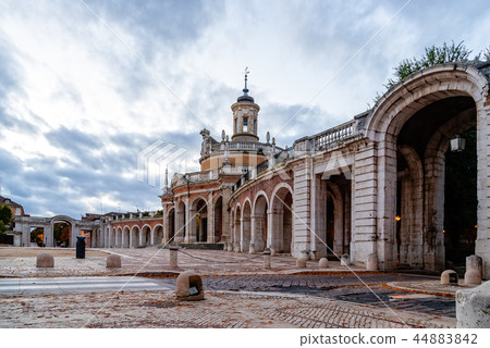 Saint Anthony of Padua church in Aranjuez at sunrise Saint Anthony of Padua church in Aranjuez at sunrise 44883842