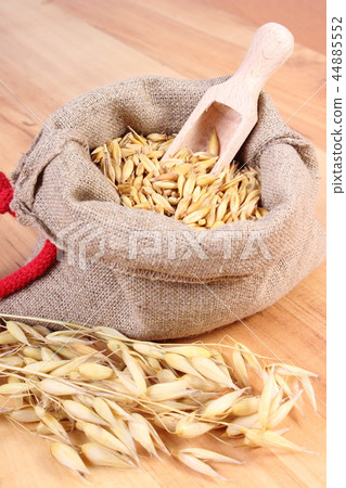 Organic oat grains in jute bag 44885552