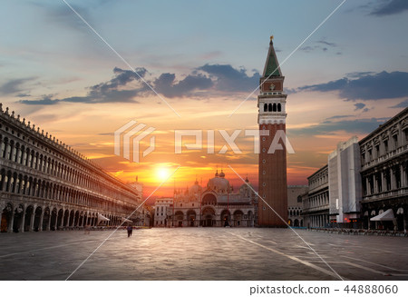 San Marco square 44888060