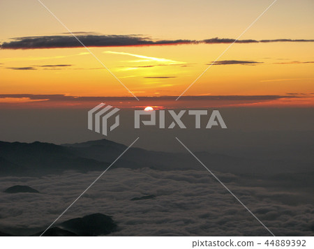從富士山頂部看日出 44889392