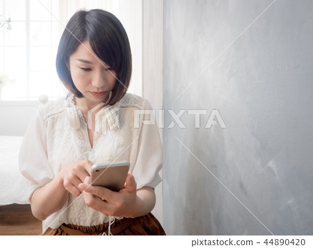 咖啡館的女人 咖啡館的女人 44890420