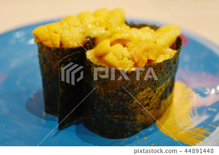 A handfully 44891448