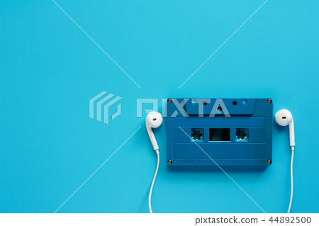 Retro cassette tape with earphones 44892500