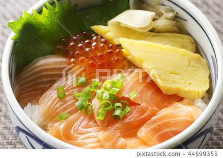 三文魚子三文魚子 44899351