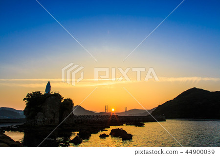 Dawn of the island church Mary of God and goddess Ohashi [Nagasaki, Nagasaki Prefecture] 44900039