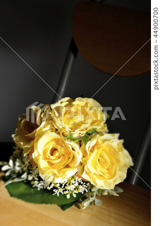 A bouquet 44900700
