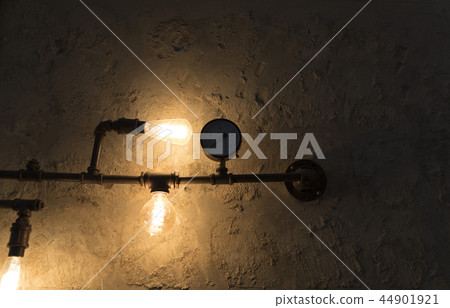 照亮黑暗 44901921