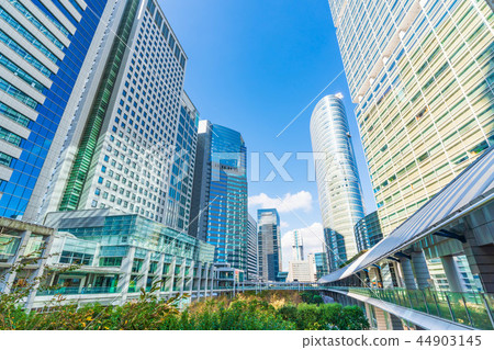 Urban scenery around the Shinagawa Intercity in the autumn sunny 44903145