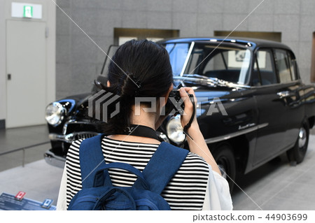 一個女人拍一張照片 一個女人拍一張照片 44903699