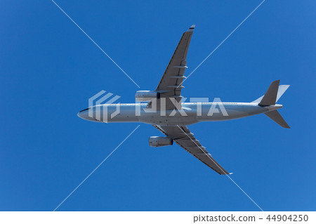 起飛飛機 44904250