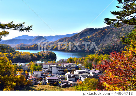 Oku Nikko的Yumoto Onsen，染成秋葉 44904718