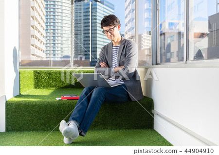 Men working in coworking space Men working in coworking space 44904910