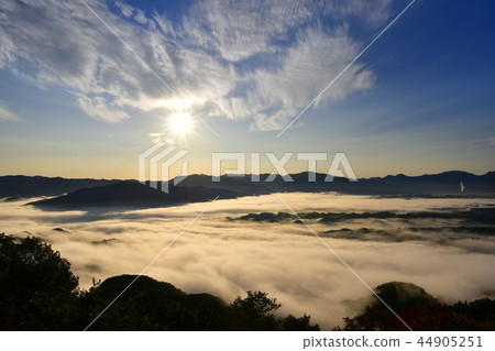 Chichibu mountain range and morning sun clouds over morning mist cloud sea Chichibu mountain range and morning sun clouds over morning mist cloud sea 44905251