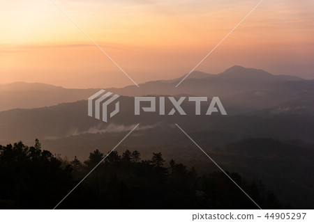 Viewpoints Sun rise Doi Inthanon Chiang Mai Thaila 44905297