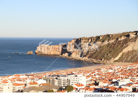 Landscape of the fisherman town Nazarene in Portugal (4) Landscape of the fisherman town Nazarene in Portugal (4) 44907049