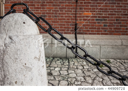 Black Metal Chain With Large Links Black Metal Chain With Large Links 44909728