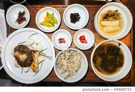 A meal table 44909733