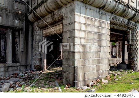 The misery of the atomic bomb dome 44920473