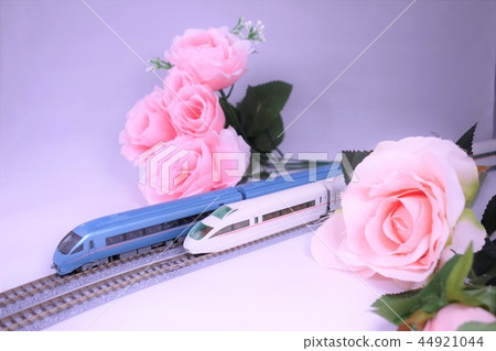 [模型火車]玫瑰和浪漫汽車壁紙 44921044