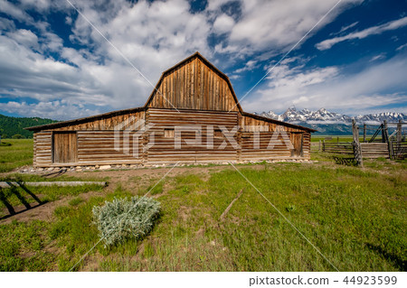Old barn in Grand Teton Mountains Old barn in Grand Teton Mountains 44923599