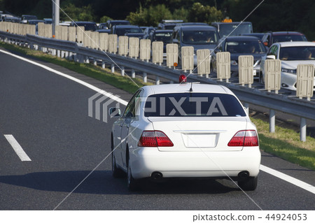 A masking police car 44924053