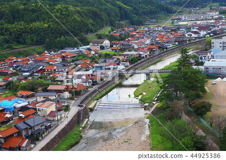 Townscapes of Tsuwano (views from Taikoya Tani Inari Shrine) Townscapes of Tsuwano (views from Taikoya Tani Inari Shrine) 44925386