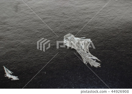 Crystals of salicylic acid. Small focusing depth. 44926908