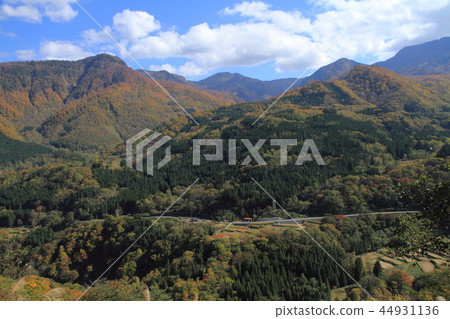 Autumn in Akiyama-go near the border of Nakatsugawa right bank prefecture 44931136