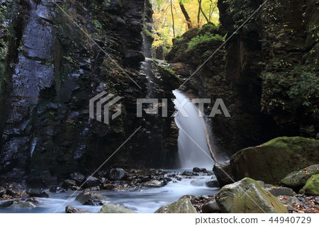 Sukkasanzawa Yuhi Waterfall (Autumn) 44940729