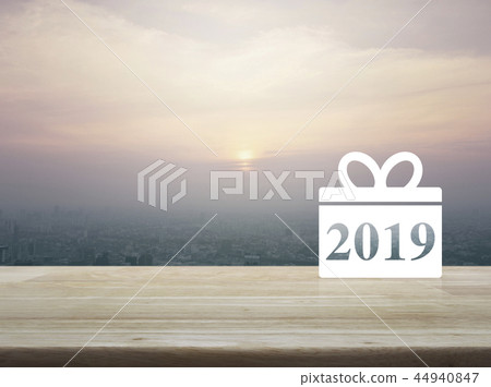 Gift box happy new year 2019 flat icon Gift box happy new year 2019 flat icon 44940847