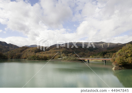 Irabata dam of summer oil autumn leaves 44947845