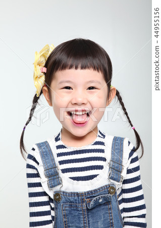 Cute girl 44955156