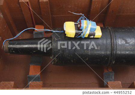IED (improvised explosive device) IED (improvised explosive device) 44955252